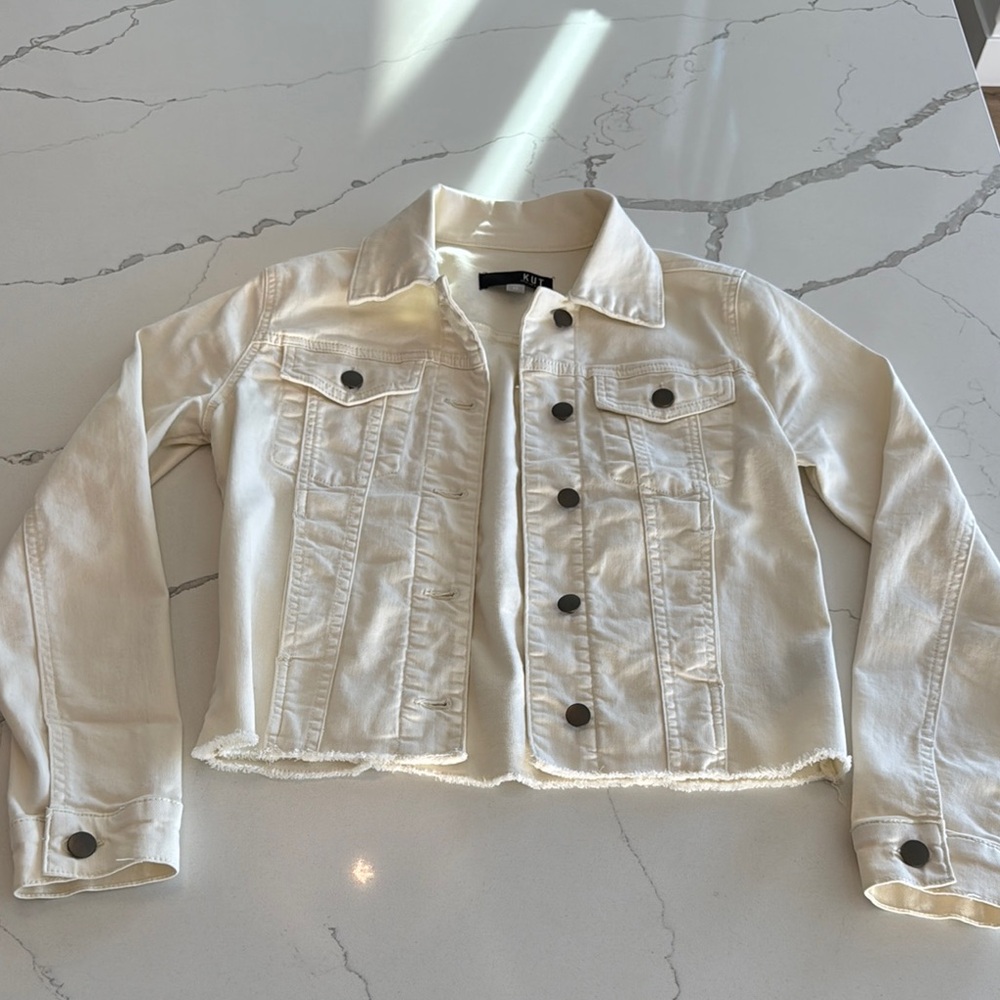 Kut from the Kloth Cream Julia Crop Jean Jacket